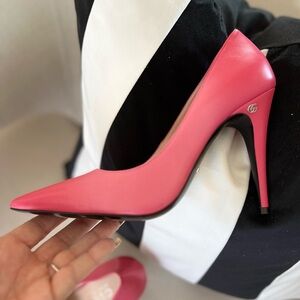 NIB $980 GUCCI Leather Malaga Kid Anita Pumps - Size 9 / 39 pristine condition